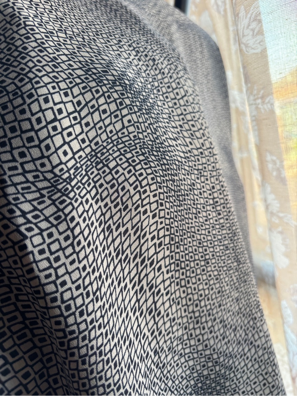 Vintage Wavy Geometric Diamond Pattern Button-Down Blouse | Women’s 20 Plus, XXL - Picture 8 of 16